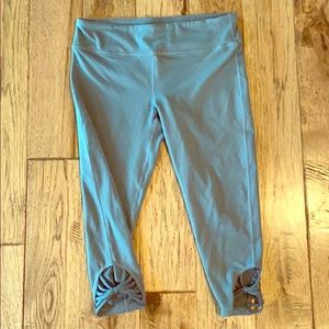 Sage Cropped yoga pants